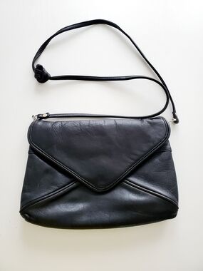 Classic Black Leather Crossbody Bag - Vintage